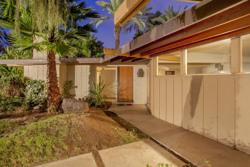 The concrete block exterior of this 1955 Al Beadle-designed property in Phoenix, AZ. Photo by Hi-Res Media.